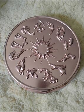 Zodiac Baking Pan Decor